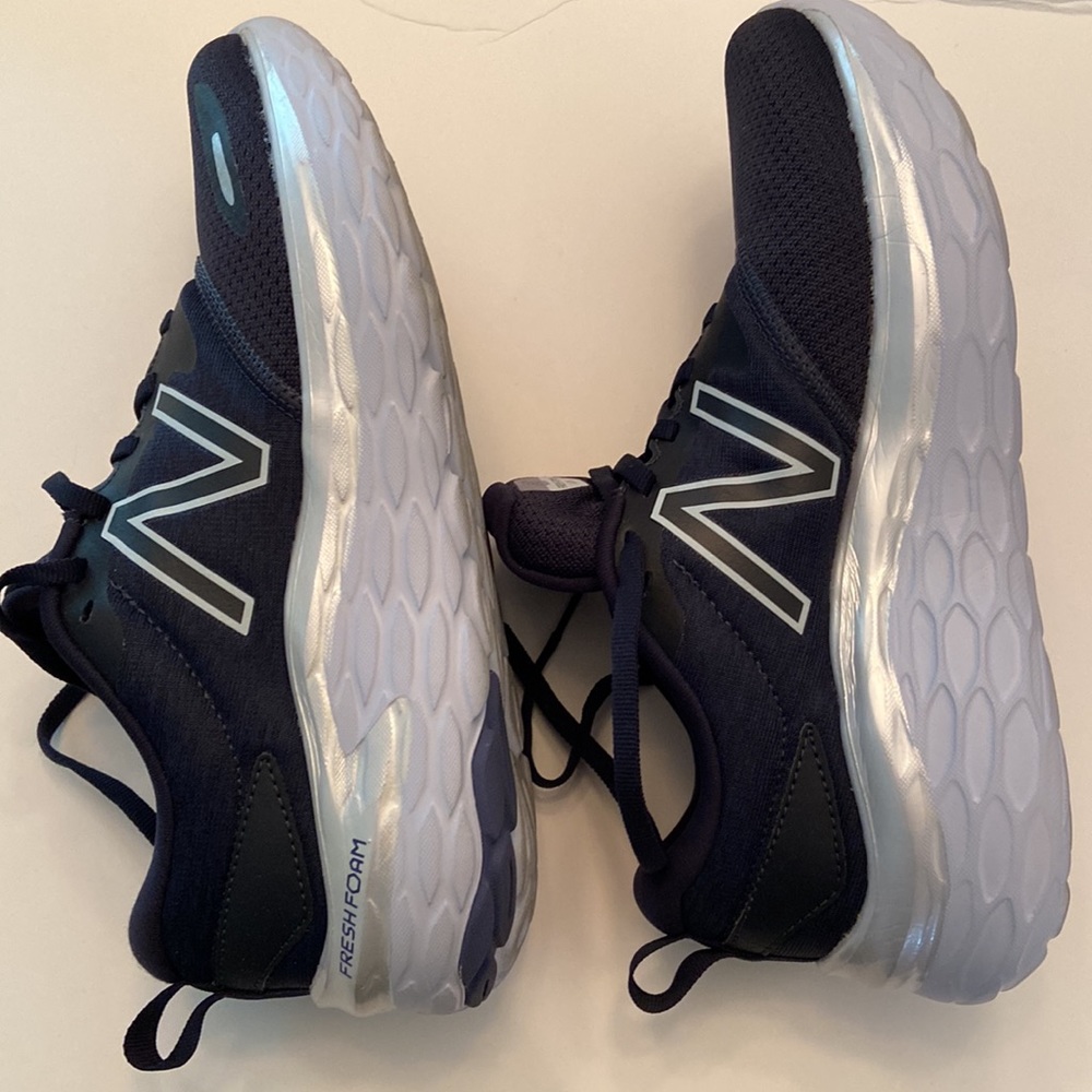 New Balance black and white Fresh Foam Altoh running shoes 👟